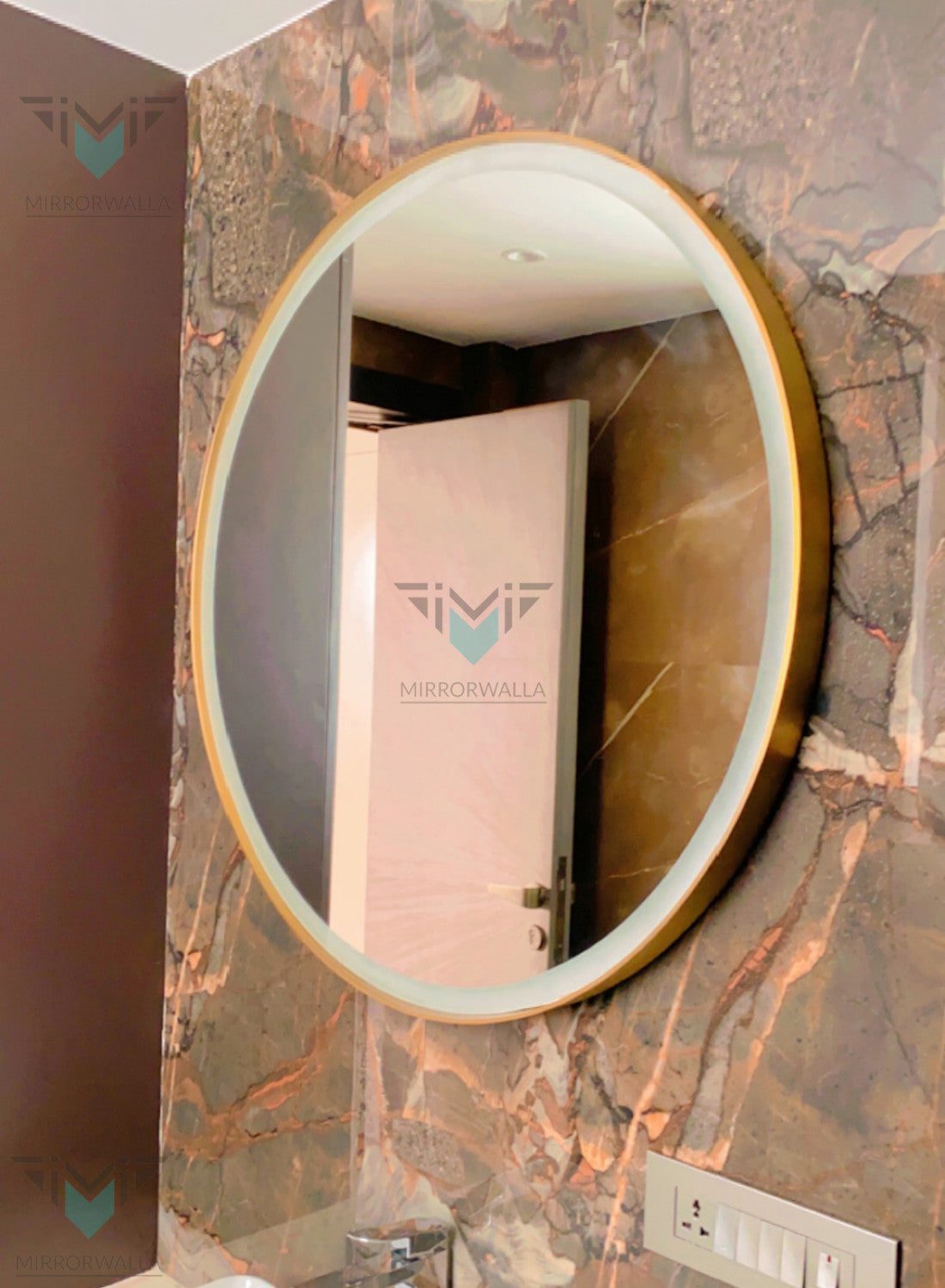 Raspberry Pi Smart Mirror with integrated display