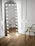 hollywood vanity mirror with light